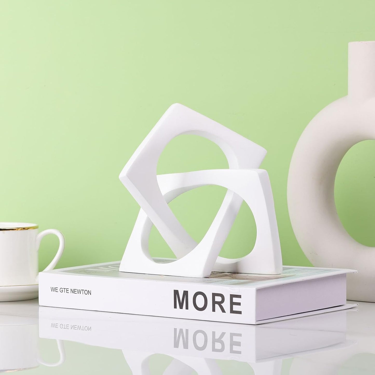 XMGZQ White Knot Statue for Coffee Table Centerpiece Decor,Modern Abstract Art Geometric Sculpture and Figurines, Home Decor Accent,Cube Knick Knacks for Shelves,Bookshelf,Entryway,Floating