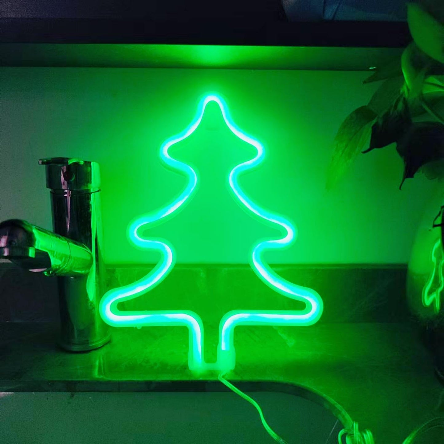 Christmas Tree Neon Light Signs for Bedroom Bedside Dorm Wall Decor,Neon Light up Christmas Decor LED Night Lights Table Ornaments Gifts for Kids Friends Christmas Party,Battery Powered or USB Powered