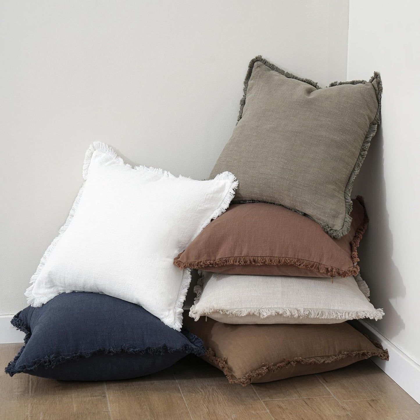 Foindtower Set of 2 Decorative Linen Fringe Throw Pillow Covers Cozy Boho Farmhouse Cushion Cover with Tassels Soft Accent Pillowcase for Couch Sofa Bed Living Room Home Decor, 26×26 Inch, Navy Blue