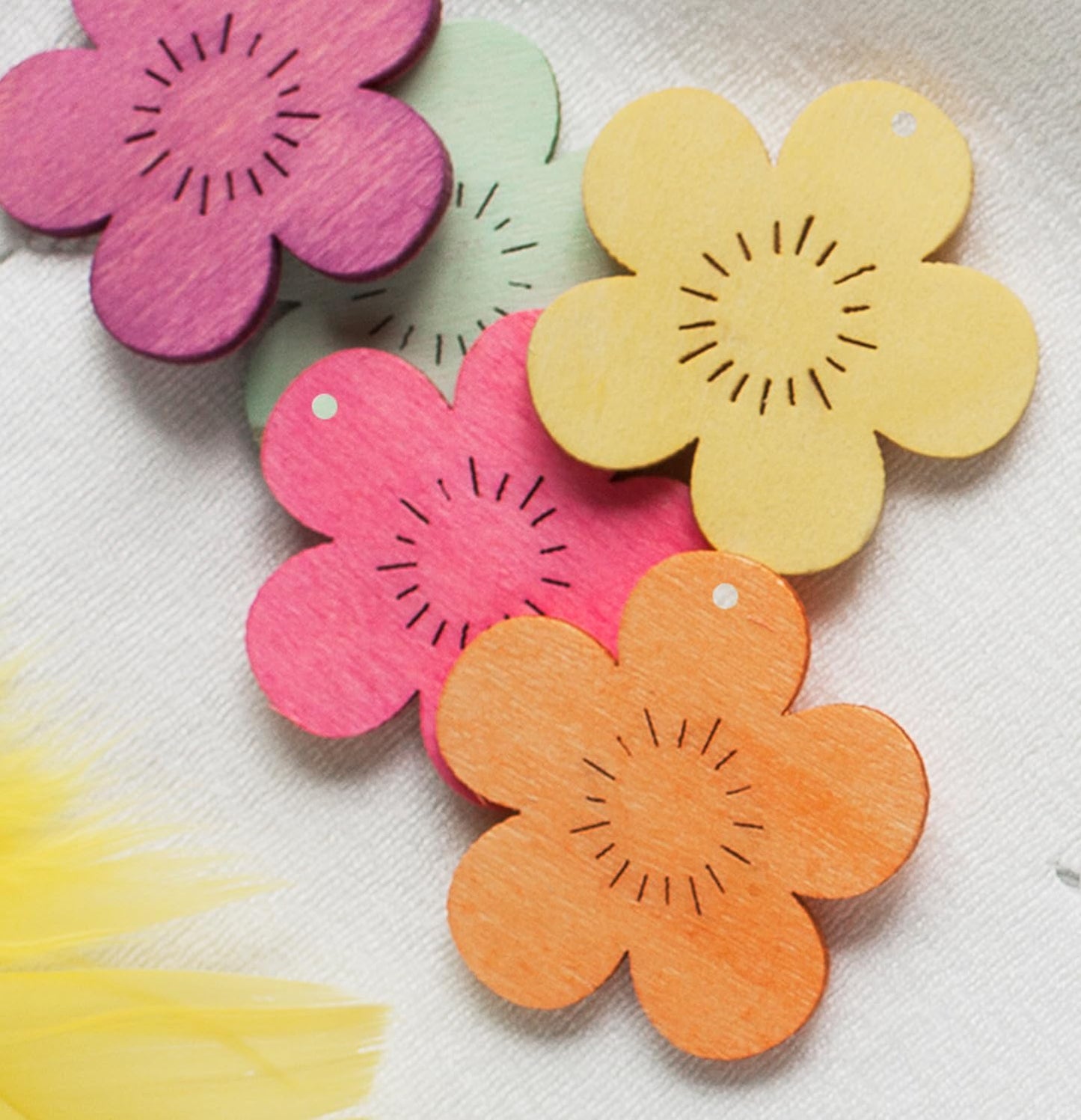 FCECOR 100PCS 4" Wooden Flowers for Crafts, Wood Flowers for Crafts Cutout Slices, Unfinished Ornaments for wood flower cutouts for Painting School DIY Crafts Projects, Party, Wedding, Christmas Decor