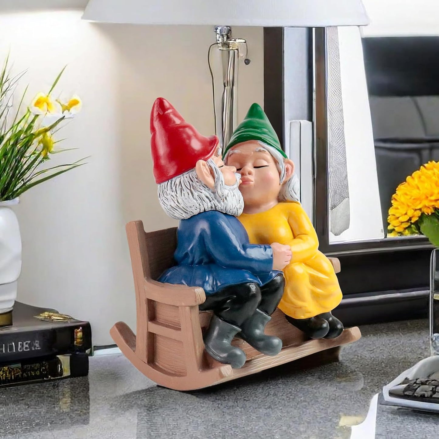 Kiss Garden Gnome Statue Valentine's Day Gifts Couple in Love Collectible Figurine Mr and Mrs Gnome Statue Lover Couple Figurine Romantic Gnome Statue Indoor Outdoor Garden Yard Home Décor