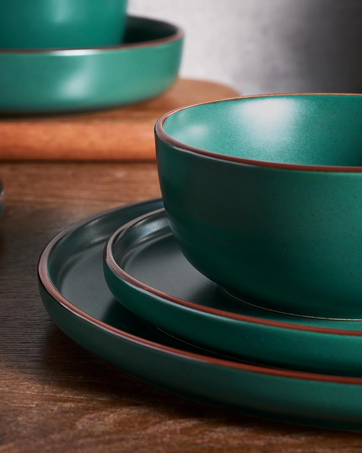Famiware Mercury Plates and Bowls Sets, 18 Pieces Stoneware Dinnerware Sets, Dishes Set for 6, Microwave and Dishwasher Safe, Dark Green