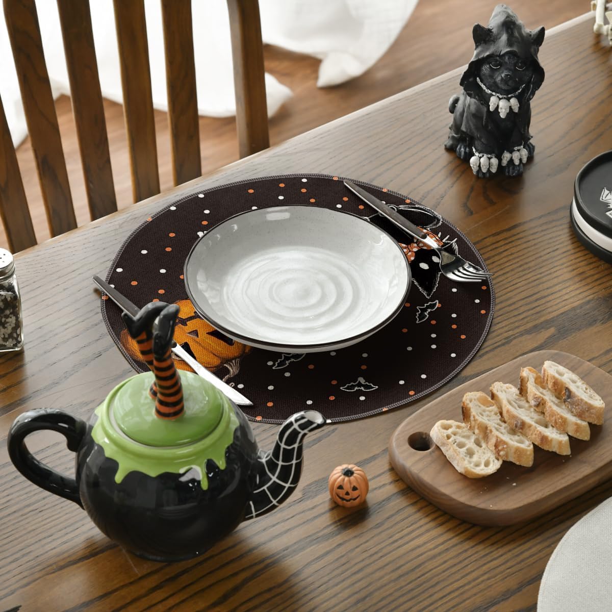 Artoid Mode Cat Ghost Pumpkins Halloween Round Placemats Set of 4, 14 Inch Table Mats for Party Kitchen Dining