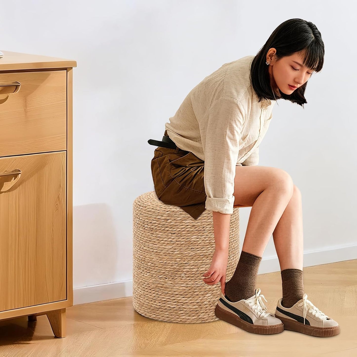 Pouf Ottomans, Handwoven Natural Straw Footstool, Round Braided Outdoor Patio Stool with Wood Frame, Boho Decor Accent Seat Balcony, or Garden (Natural)