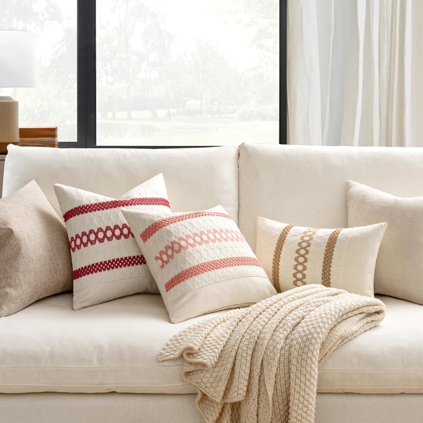 MIULEE Set of 2 Christmas Red Boho Decorative Pillow Covers 18x18 Inch Farmhouse Rustic Couch Throw Pillows Modern Cotton Cushion Covers Retro Cute Macrame Woven Home Decor for Bed Sofa Chair