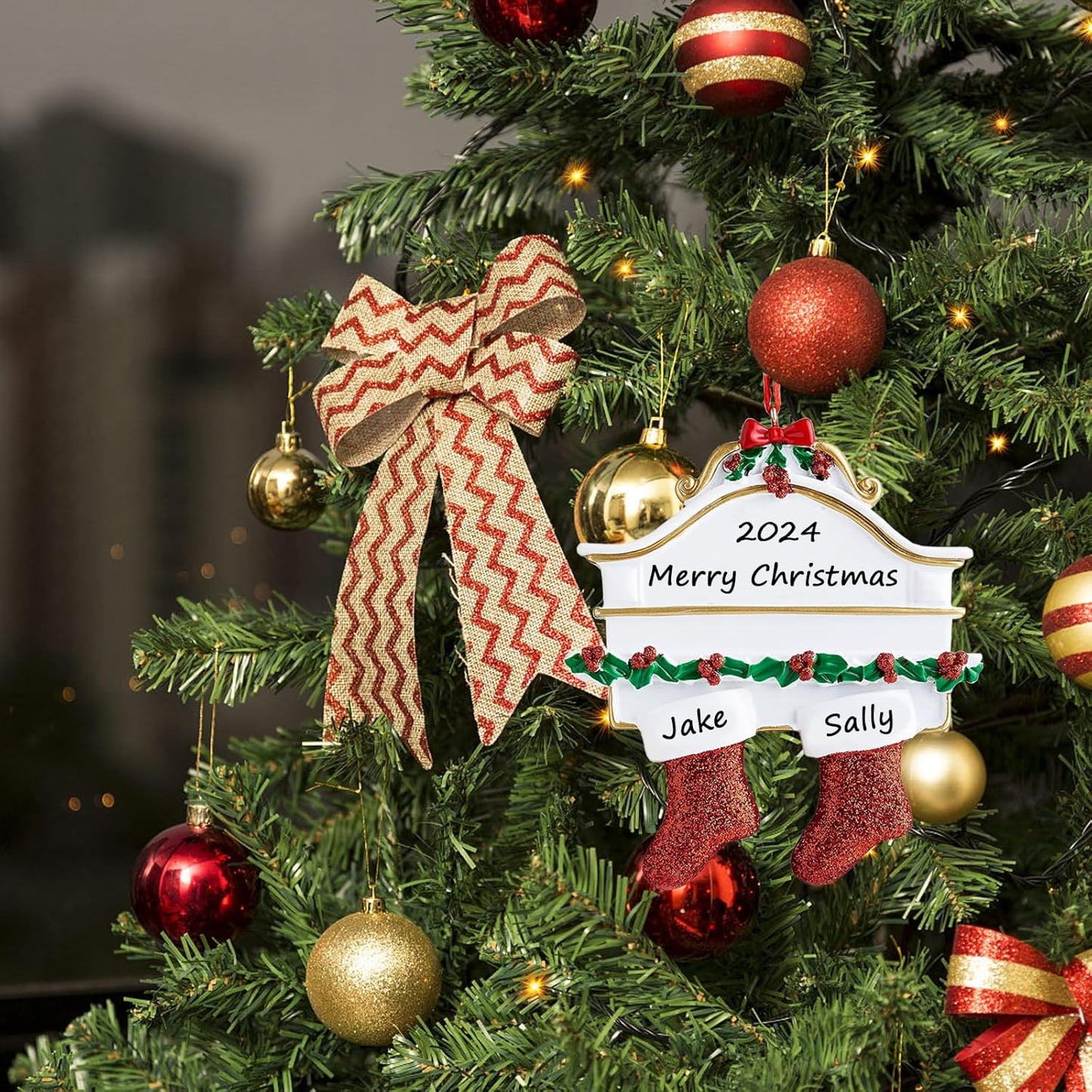 Personalized Christmas Ornaments 2025 Family of 2/3/4/5/6/7/8 Custom Christmas Stocking Ornament with Names Customized Ornaments for Xmas Tree,Family of 8