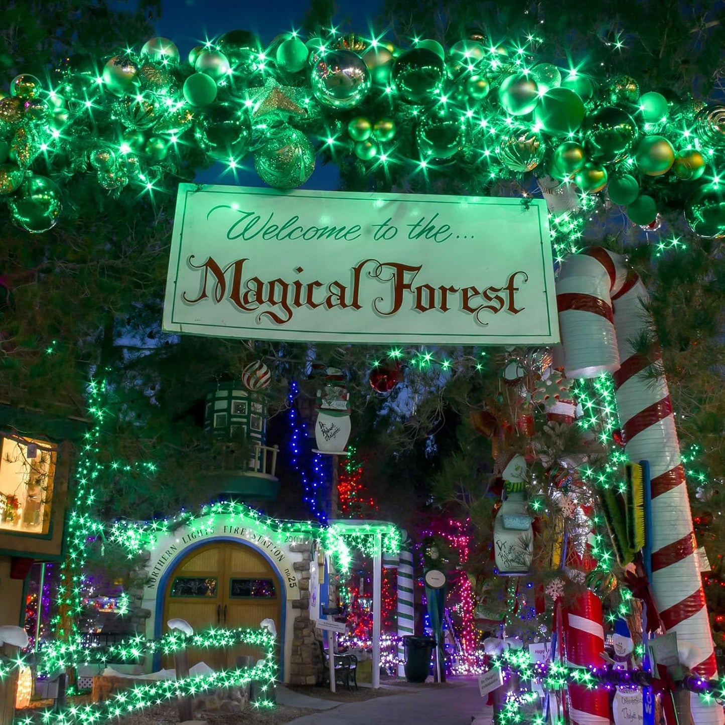 suddus Green Christmas Lights, 33ft 100 LED String Lights with Remote, Green Fairy Lights Battery Operated for Christmas, St Patricks Day, Bedroom, Wreath, Patio, Backyard, Garde, Party Decorations