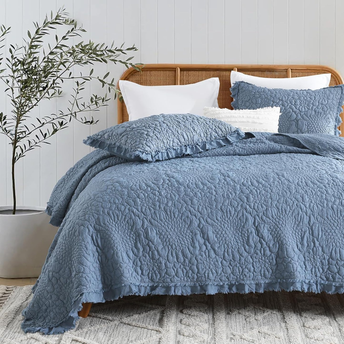HORIMOTE HOME Blue Ruffled Quilt Queen Size, Stone-Washed Microfiber Lightweight Crinkled Farmhouse Rustic Shabby Chic Bedding Set, 3 Pieces Reversible Bedspread with Pillow Shams for All Season
