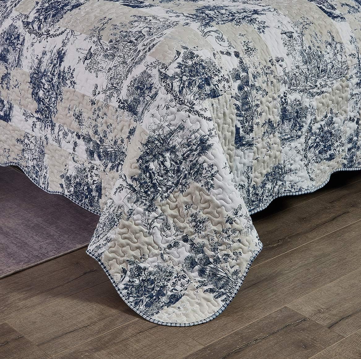 Brilliant Sunshine Blue Toile in Beige and Ivory Patches, 2-Piece Quilt Set with 1 Sham, Reversible Bedspread, Soft Lightweight Coverlet, All-Season, Twin, Blue