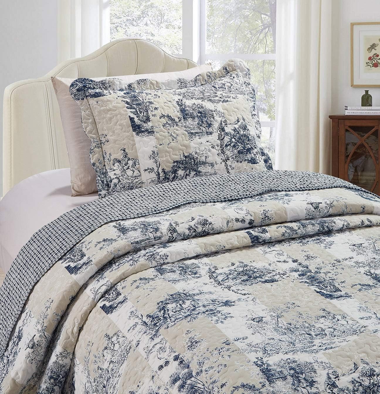 Brilliant Sunshine Blue Toile in Beige and Ivory Patches, 2-Piece Quilt Set with 1 Sham, Reversible Bedspread, Soft Lightweight Coverlet, All-Season, Twin, Blue