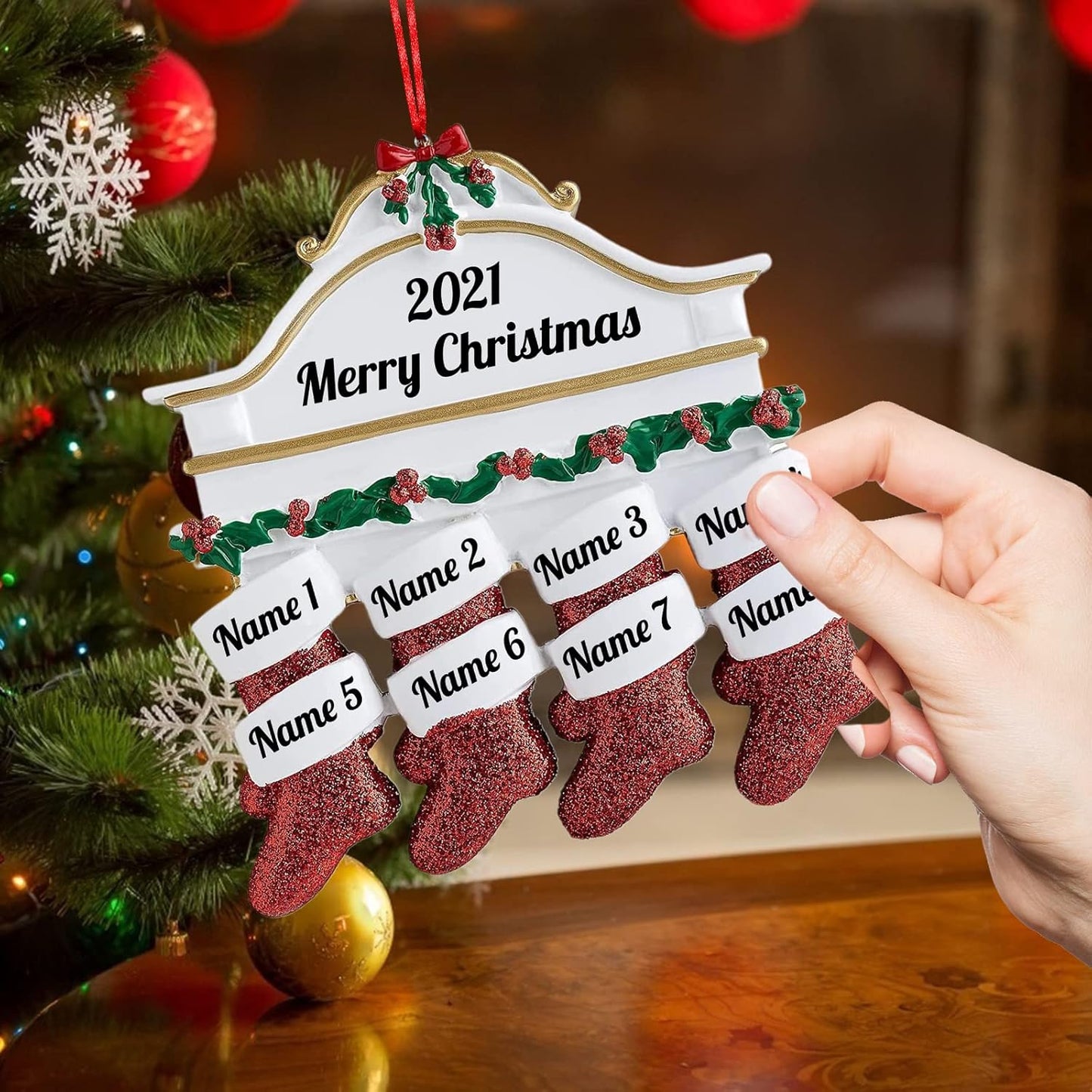 Personalized Christmas Ornaments Family of 2,3,4,5,6,7,8 Custom Christmas Stocking Ornaments with Names, Customized Xmas Day Home Christmas Tree Decora- Family of 4
