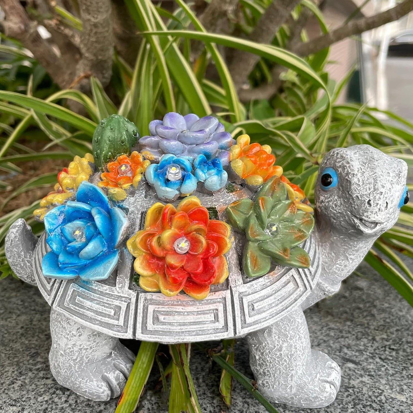 Solar Garden Outdoor Turtle Figurines with LED Lights Lawn Decor Tortoise Statue for Outside Yard Patio Front Porch Balcony Home Ornament Housewarming