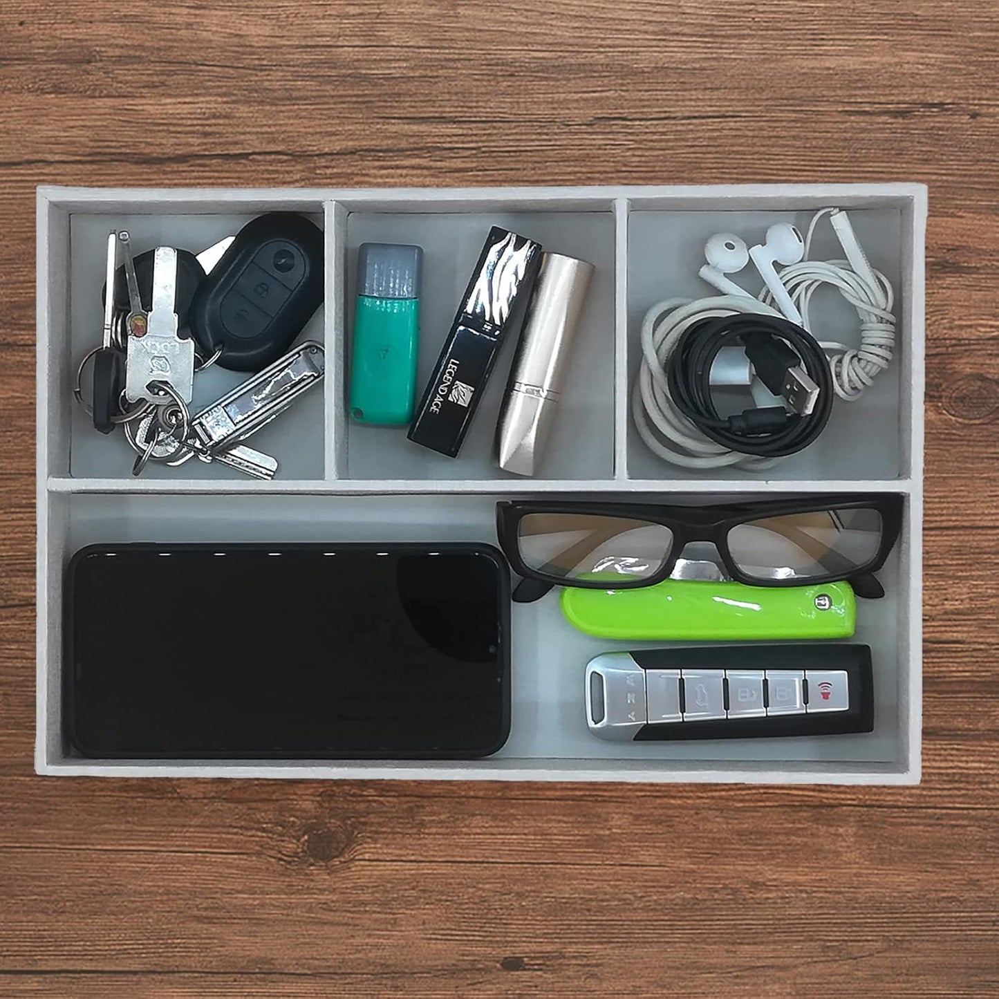 Desktop PU Leather Storage Rack, Proxy Parking tray, Dressing table Desktop Organizer, with 4 Compartments for Placing Mobile Phones, Remote controls, Cosmetics, Watches, and other Decorative trays.