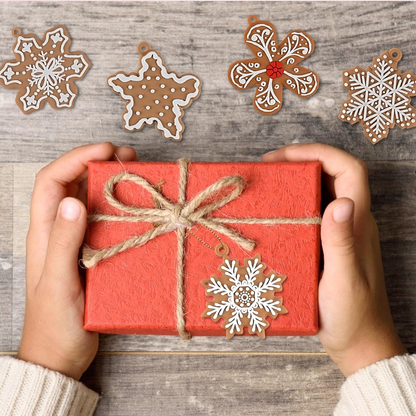 kockuu 12Pcs Christmas Gingerbread Snowflake Ornaments for Tree Rustic Brown Silicone Christmas Ginger Bread Hanging Ornaments Pendants for Xmas Tree Winter Crafts Holiday Home Party Decor Indoor