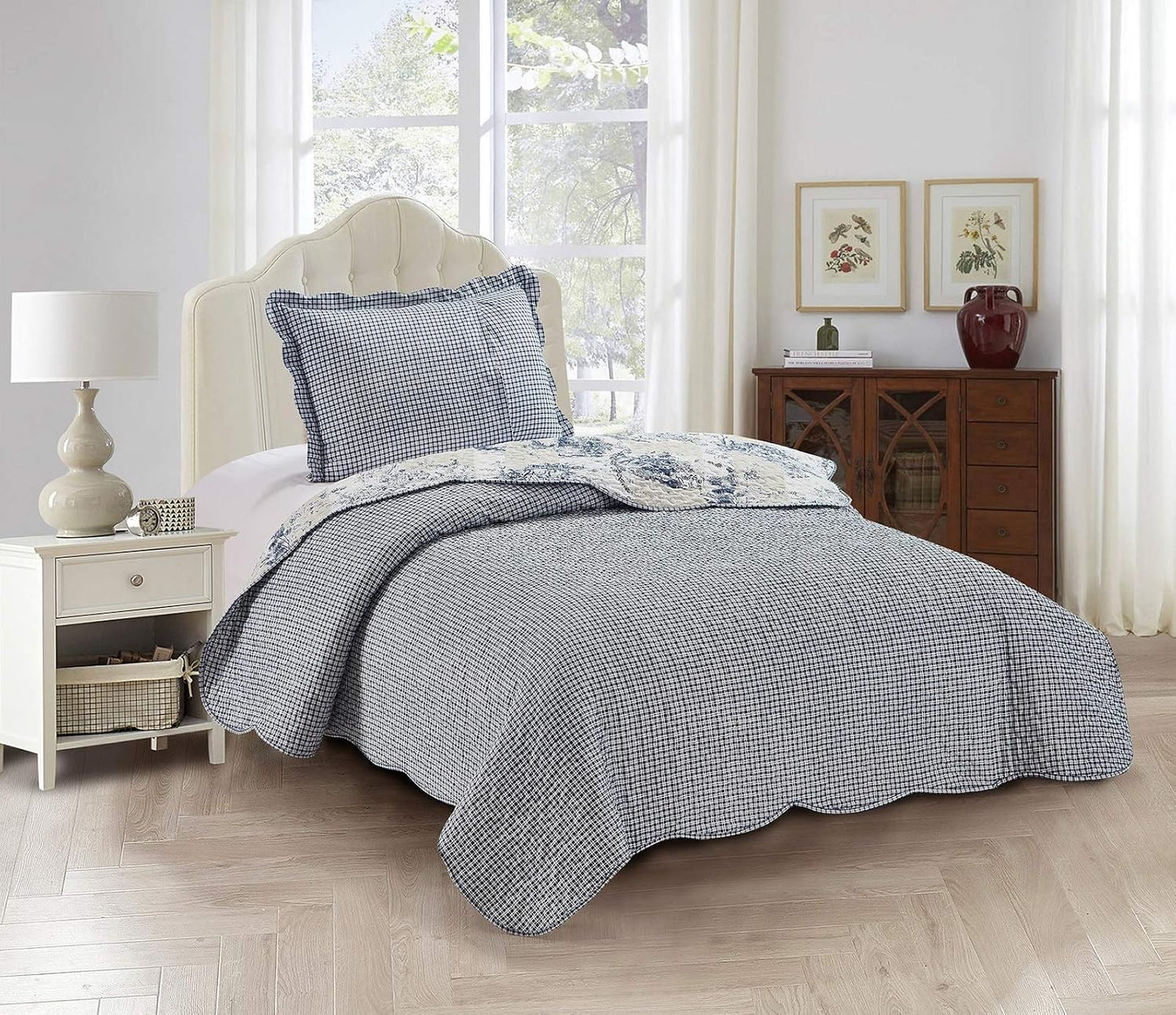 Brilliant Sunshine Blue Toile in Beige and Ivory Patches, 2-Piece Quilt Set with 1 Sham, Reversible Bedspread, Soft Lightweight Coverlet, All-Season, Twin, Blue