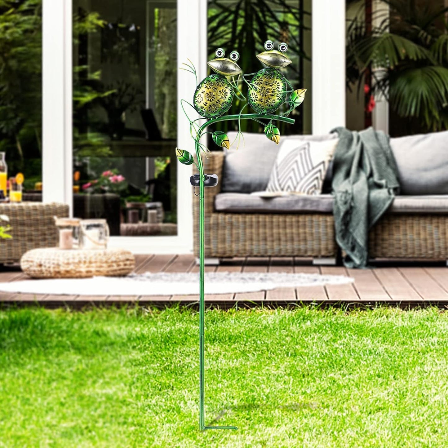 Afirst Solar Lights Outdoor Decorative Metal Sitting Frogs Hollow Out White LED Metal Waterproof Garden Stake Lights for Walkway Pathway Lawn Patio Yard Decorations