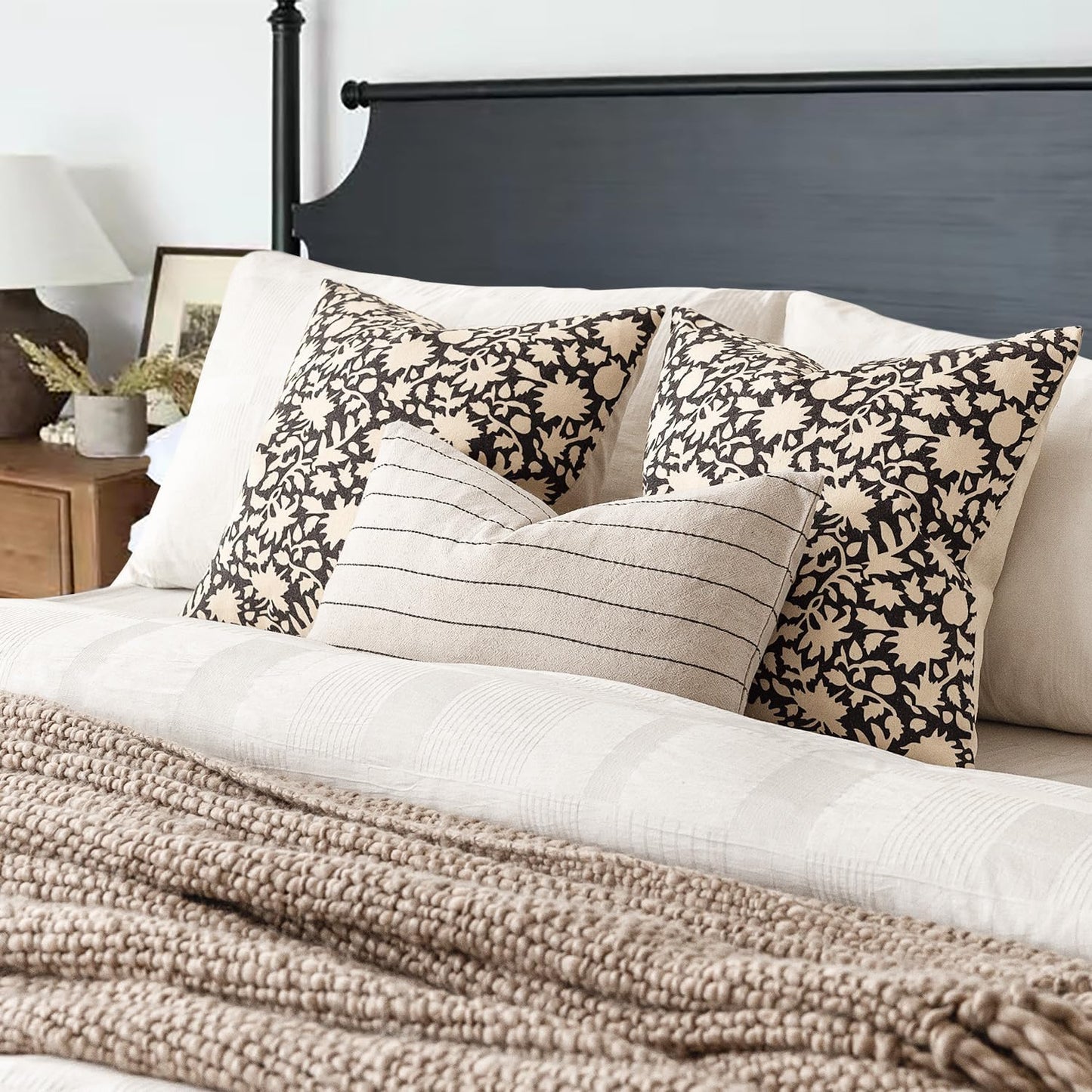 Foindtower Set of 2 Decorative Neutral Floral Throw Pillow Covers Accent Farmhouse Cushion Covers Boho Vintage Pillowcase for Couch Sofa Bedroom Living Room Home Decor Outdoor20×20 Inch,Black