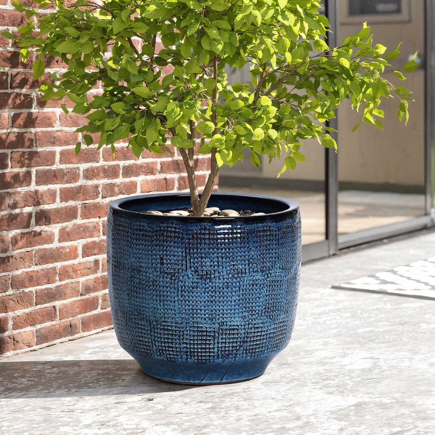 LuxenHome 15.5-Inch Dia Ceramic Planters, Large Outdoor Indoor Plant Pots with Drainage Hole and Rubber Plug, Modern Ocean Blue Glazed Round Flower Pot Planters for Home Garden Patio