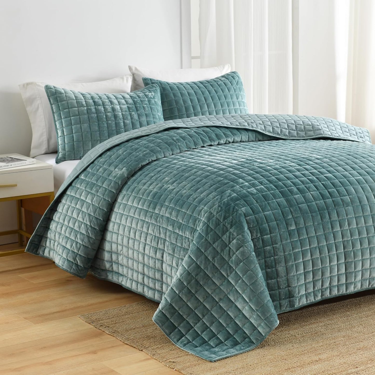 Secgo Twin Comforter Set for Bed - Velvet Quilts Queen Size, Black Bedspreads (68 * 86 Inch) with 2 Pillow Shams, Patchwork Reversible Lightweight Bedding