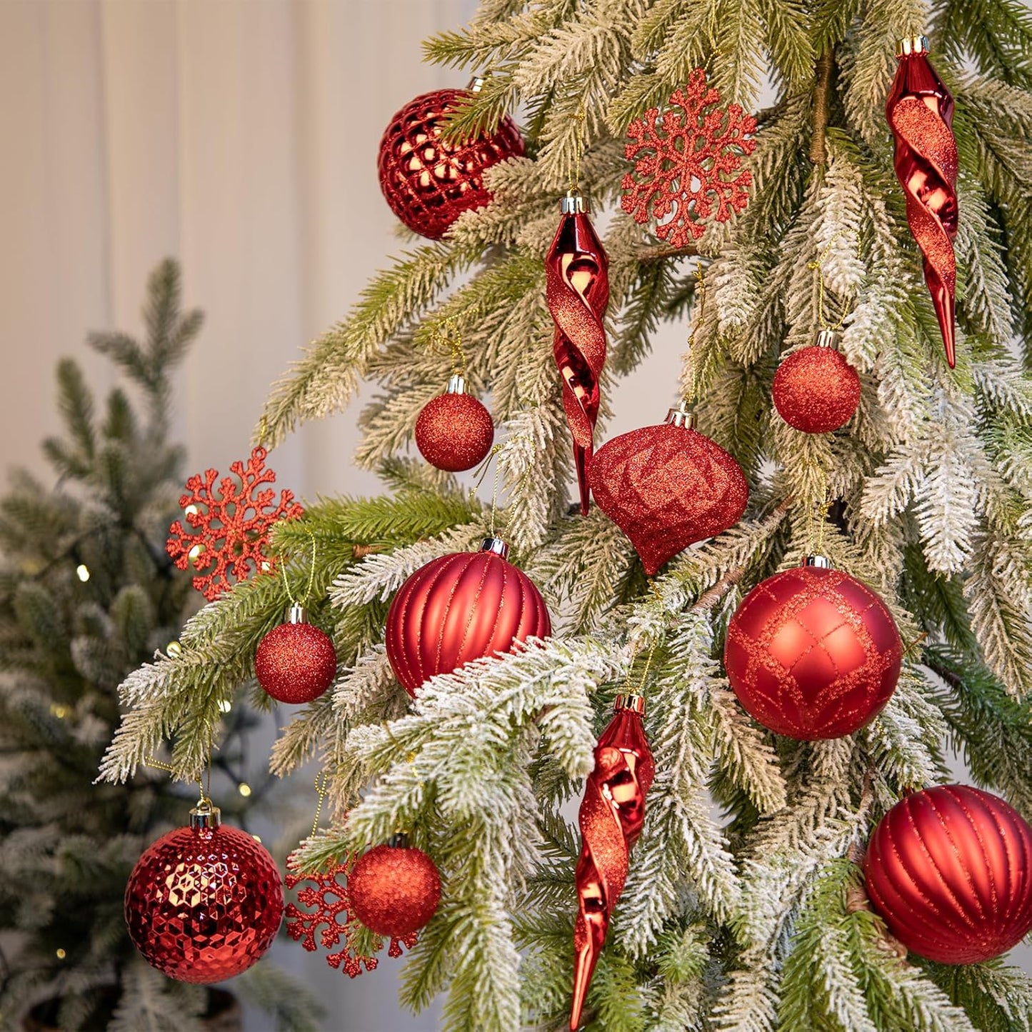 50PCS Christmas Tree Ornaments Set with Shatterproof Balls Icicle Snowflake Hanging Ornaments for Home Office Farmhouse Christmas Decorations, Red