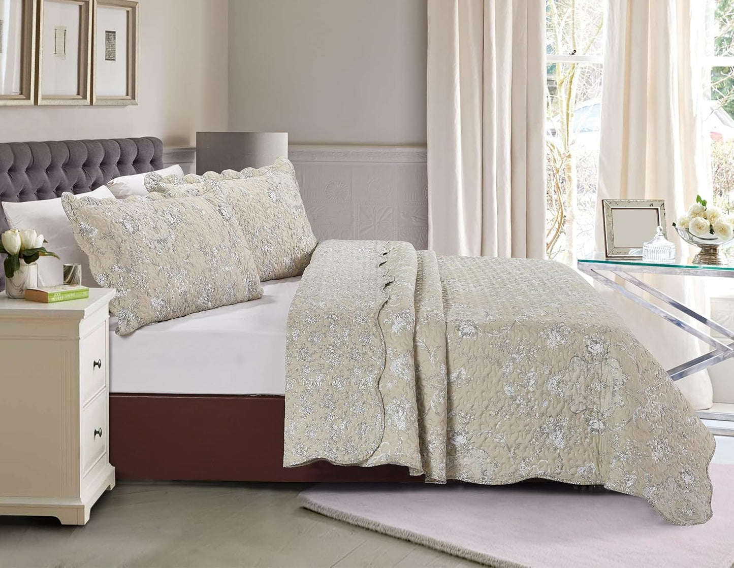 Brilliant Sunshine Classic Grey Floral Toile in Beige Background, 3-Piece Quilt Set with 2 Shams, Reversible Bedspread, Soft Lightweight Coverlet, All-Season, King, Beige