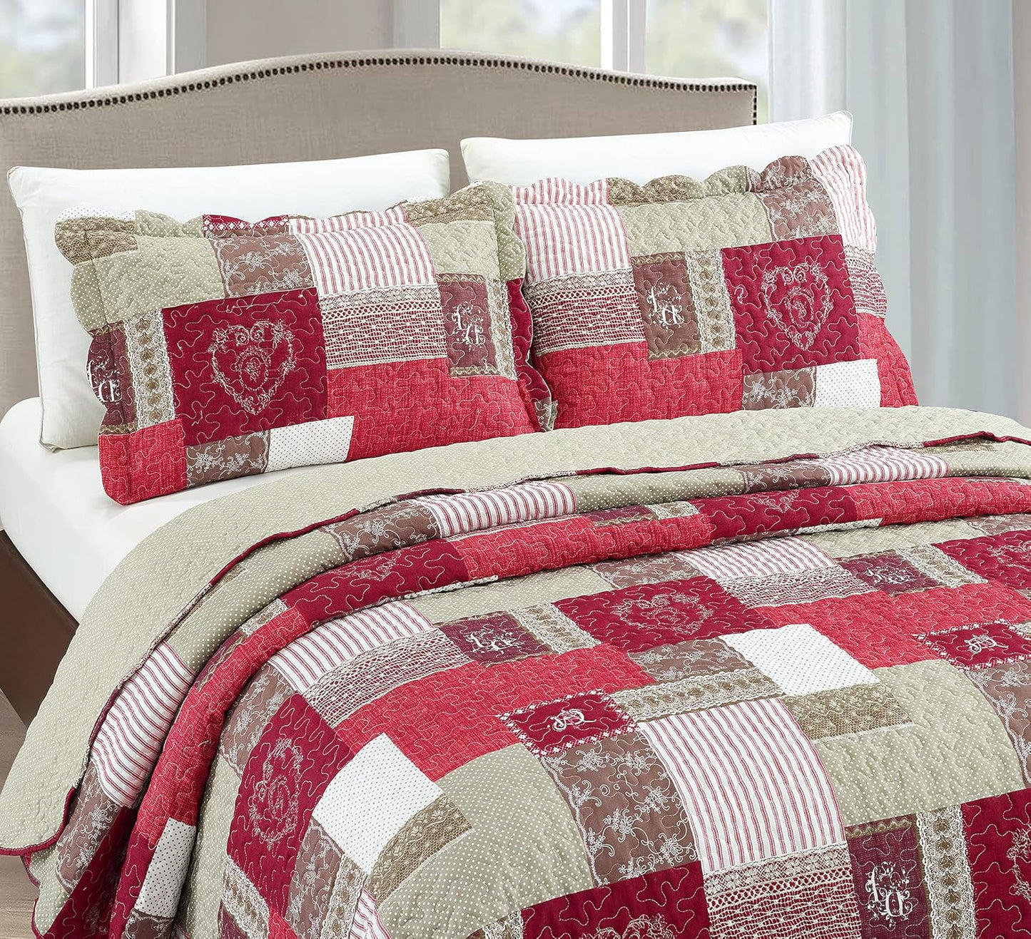 Brilliant Sunshine BurgundyHeart Love, Floral and Lace Patchwork, 3-Piece Quilt Set with 2 Shams, Reversible Bedspread, Soft Lightweight Coverlet, All-Season, Full/Queen, Burgundy