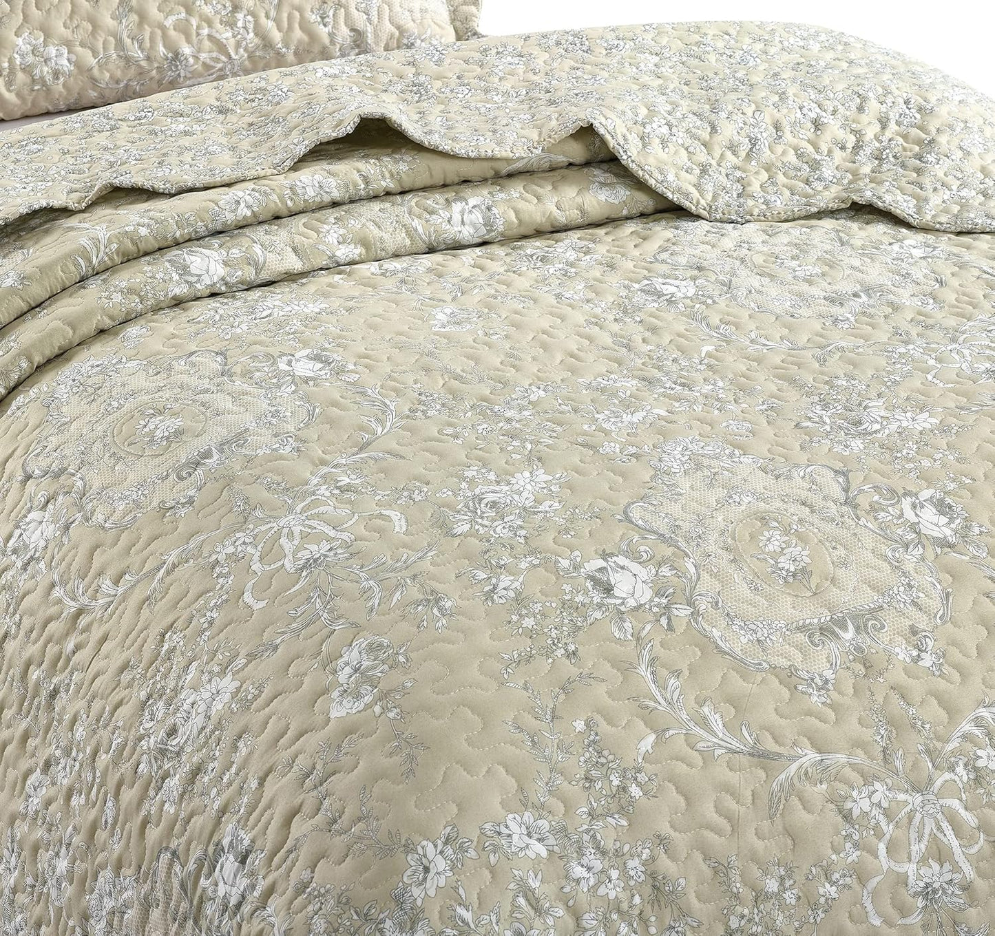 Brilliant Sunshine Classic Grey Floral Toile in Beige Background, 2-Piece Quilt Set with 1 Sham, Reversible Bedspread, Soft Lightweight Coverlet, All-Season, Twin, Beige